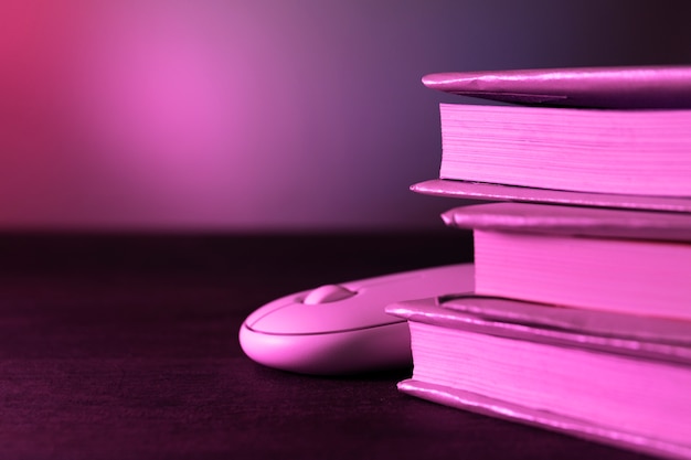 沉木放在鱼缸里水发黄怎么办