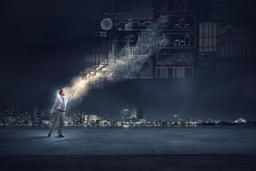 沉木放在鱼缸里水发黄怎么办